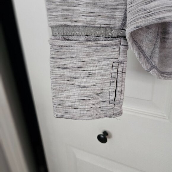 GapFit Sweatshirt Hoodie - Shades of Gray - Size Medium - Picture 3 of 7